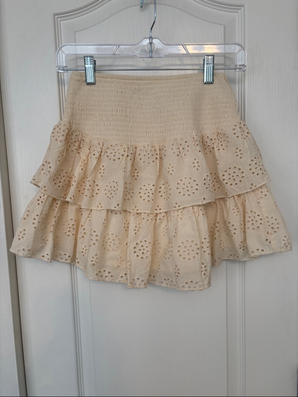 Jopna Tiered Eyelet Ruffle Mini Skirt in Cream size Small